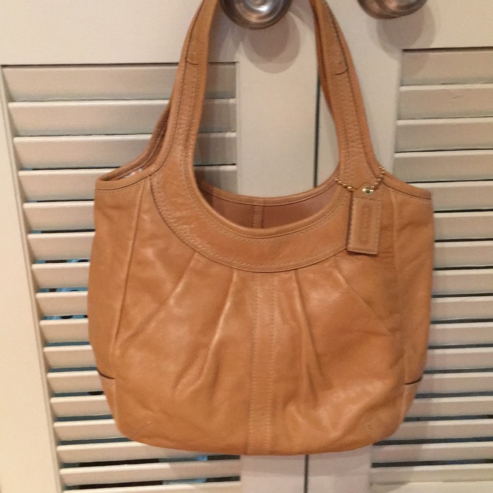 Coach Brand New Saddle Tan Leather Shoulder Bag Gem